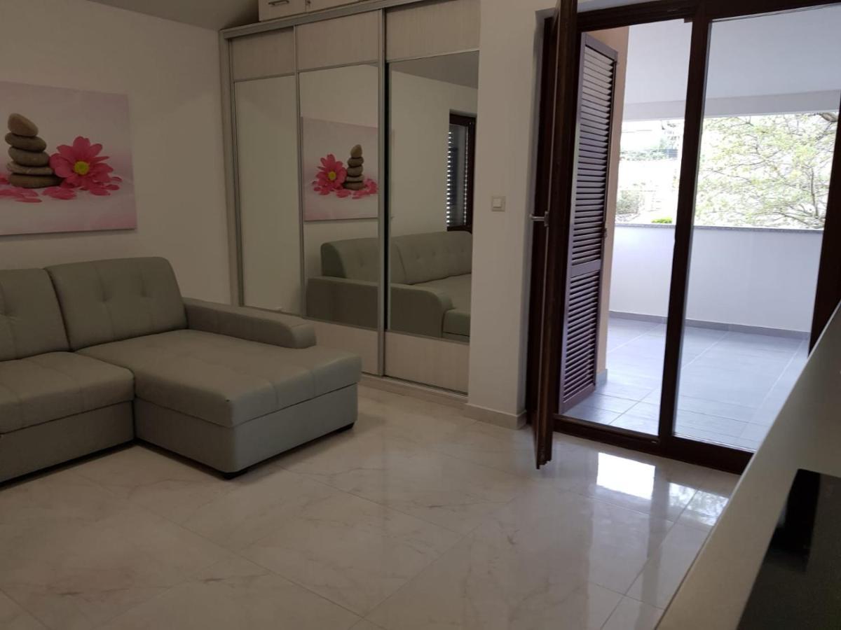 Relax Zone III Apartment Malinska Ngoại thất bức ảnh